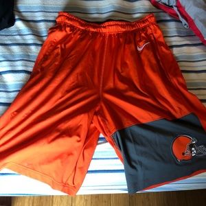 Cleveland browns shirt small